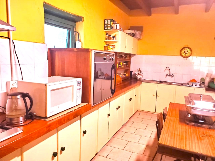 18 Bedroom Property for Sale in Trekoskraal Western Cape